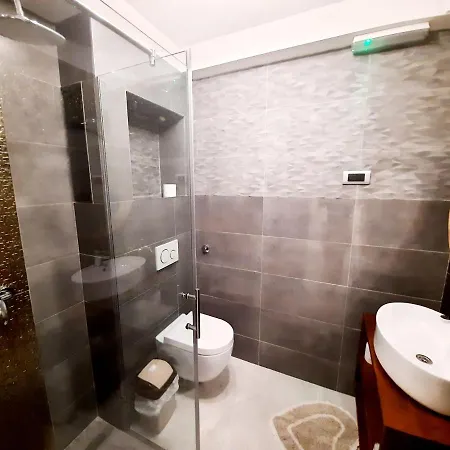 Symphony Garden: Modern, New Apartament *