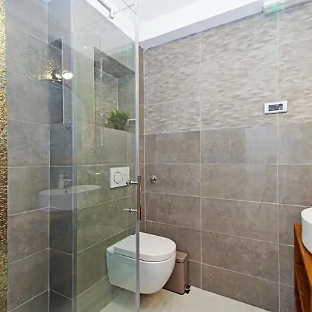 Symphony Garden: Modern, New Apartament Split
