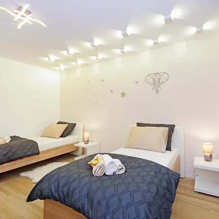 Symphony Garden: Modern, New Apartament *
