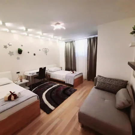 Symphony Garden: Modern, New