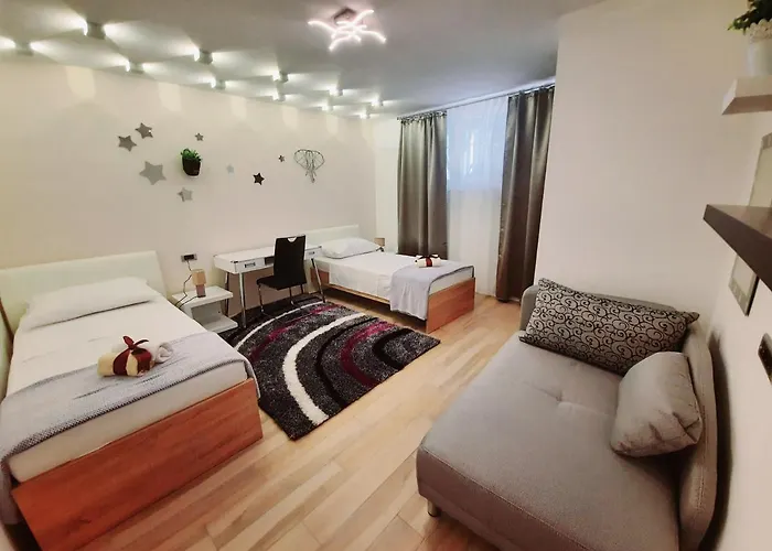 Symphony Garden: Modern, New 公寓