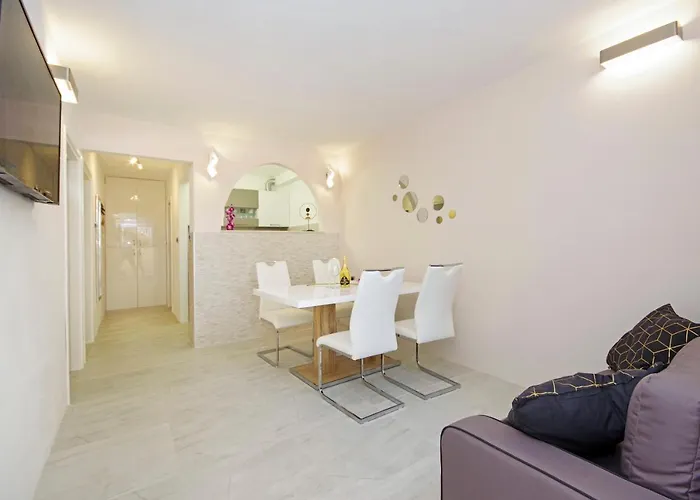 公寓 Symphony Garden: Modern, New 斯普利特