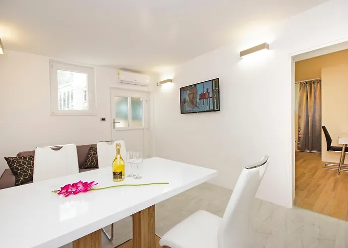 Symphony Garden: Modern, New