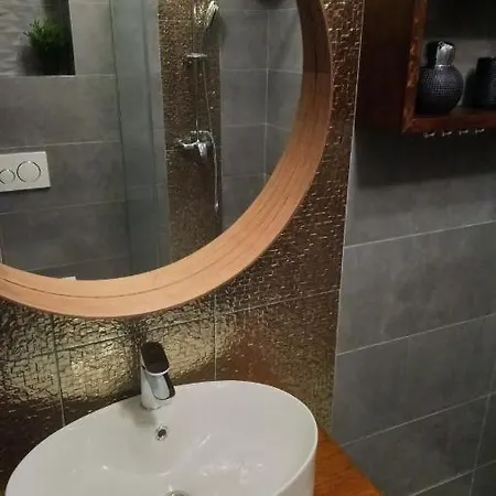 Symphony Garden: Modern, New Split